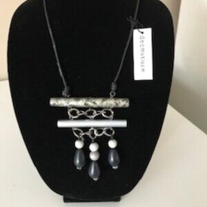 BRAND NEW - Tags On - Stylish Necklace